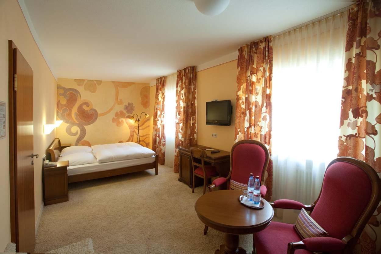 אברבאך Hotel Karpfen מראה חיצוני תמונה